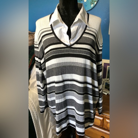 Alfred Dunner Black and White Striped V-Neck Sweater Sz. 3X - Picture 1 of 4